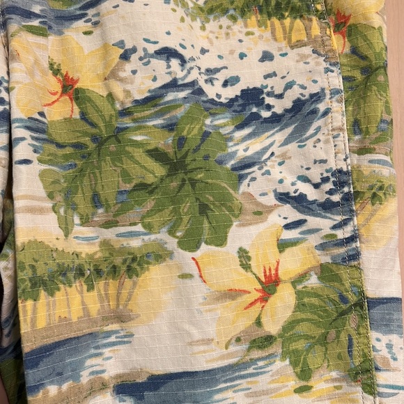 Cropped Tropical Print Pants - Picture 2 of 5